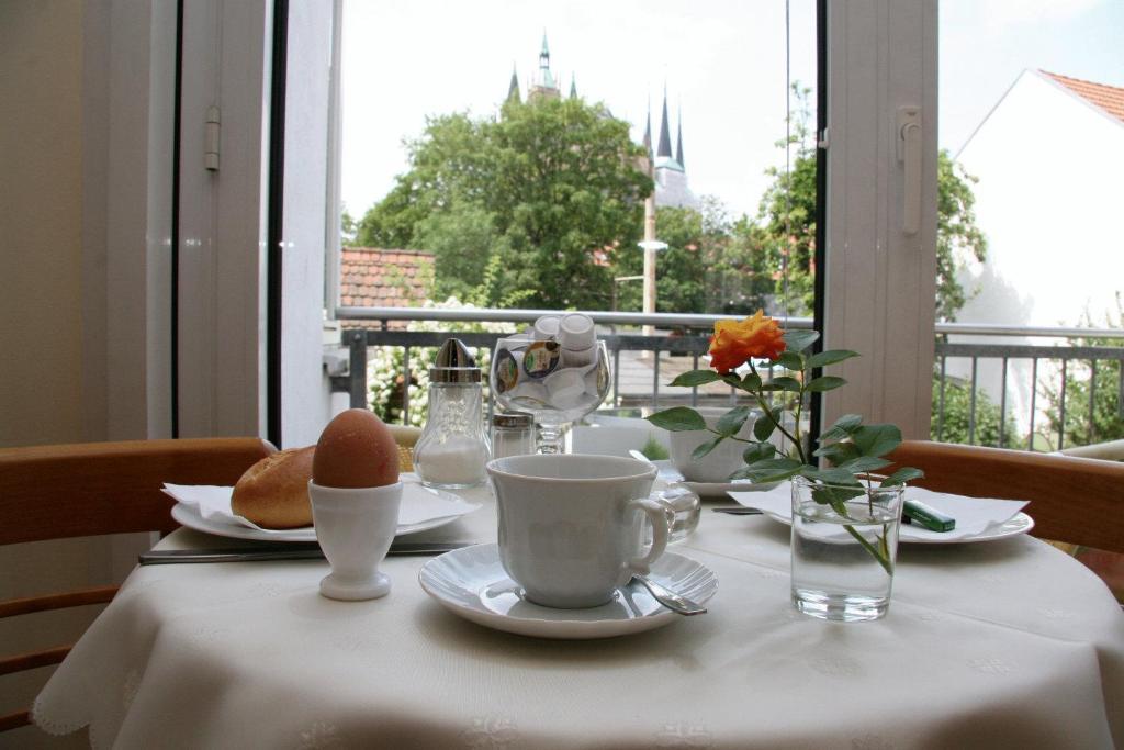 Pension Am Dom Erfurt Exteriör bild